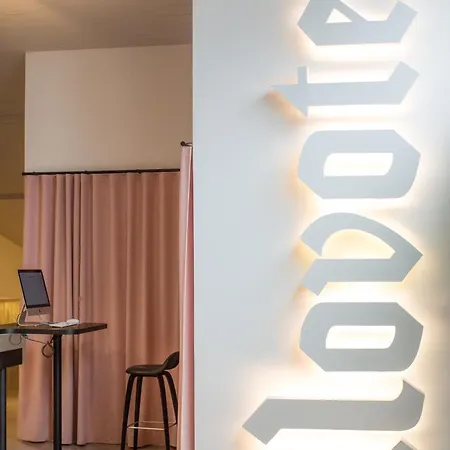 Novotel Lille Aeroport Hotel 4*