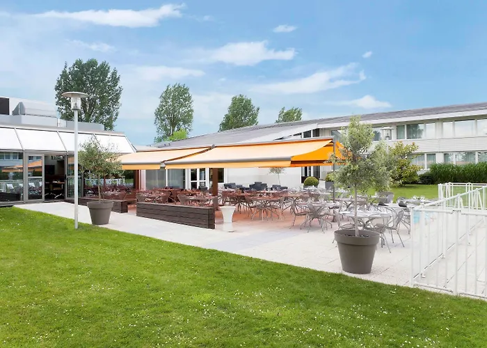 Novotel Lille Aéroport 4*